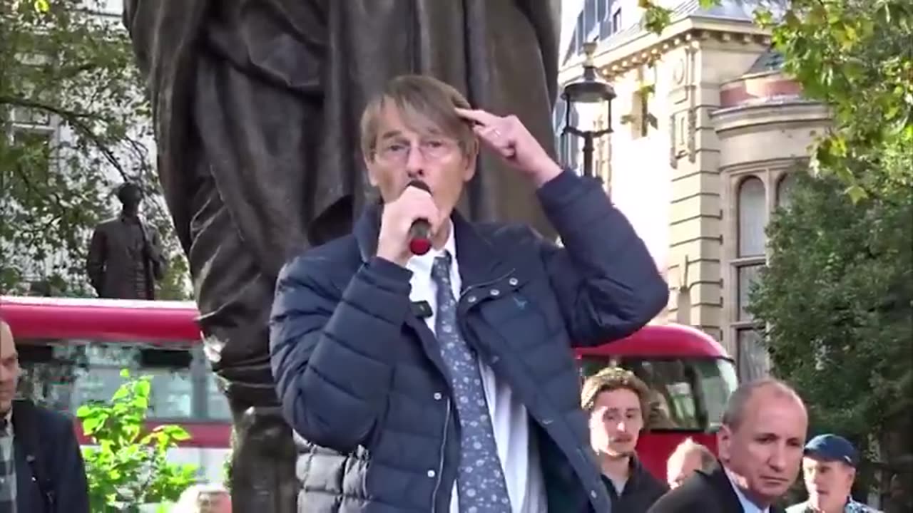 Dr. Mike Yeadon Former Pfizer Executive Warns About mRNA Injections, Don't Take Them!