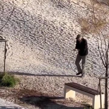 This old man cupped seawater in his hands so his wife could touch it again.. 🥺