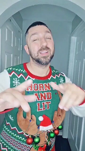 All i want for Christmas is P u $ $ y ✌🏻👅