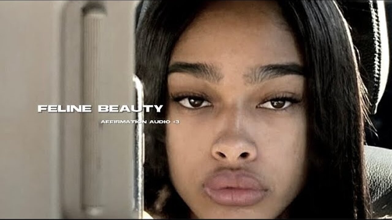 #𝗙𝗨𝗝𝗜𝗜𝗦 mesmerised… feline beauty