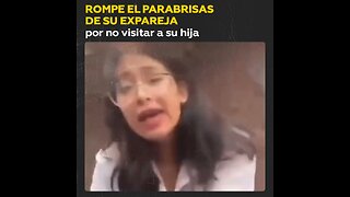 Sigue a su ex y le rompe el parabrisas