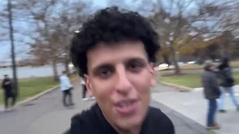 Muslims threaten murder