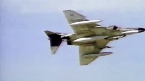Retro-War - Vintage F4 Phantom Footage