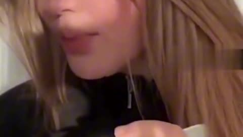 Europea critica el estilo de vida social de mujeres argentinas y desata debate sobre cultura.