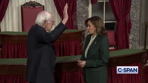 Kamala to Bernie Sanders 'Stand right here. Although that is not your nature'