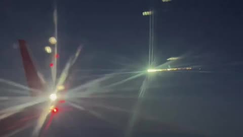 Incredible footage of ANOTHER STREAKER #UFO recorded from plane over Russia ‼️