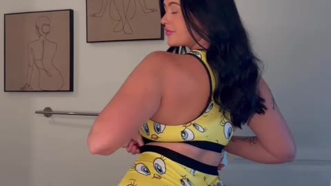 🍑 Big Booty In Tweety Fit 💯🔥👀