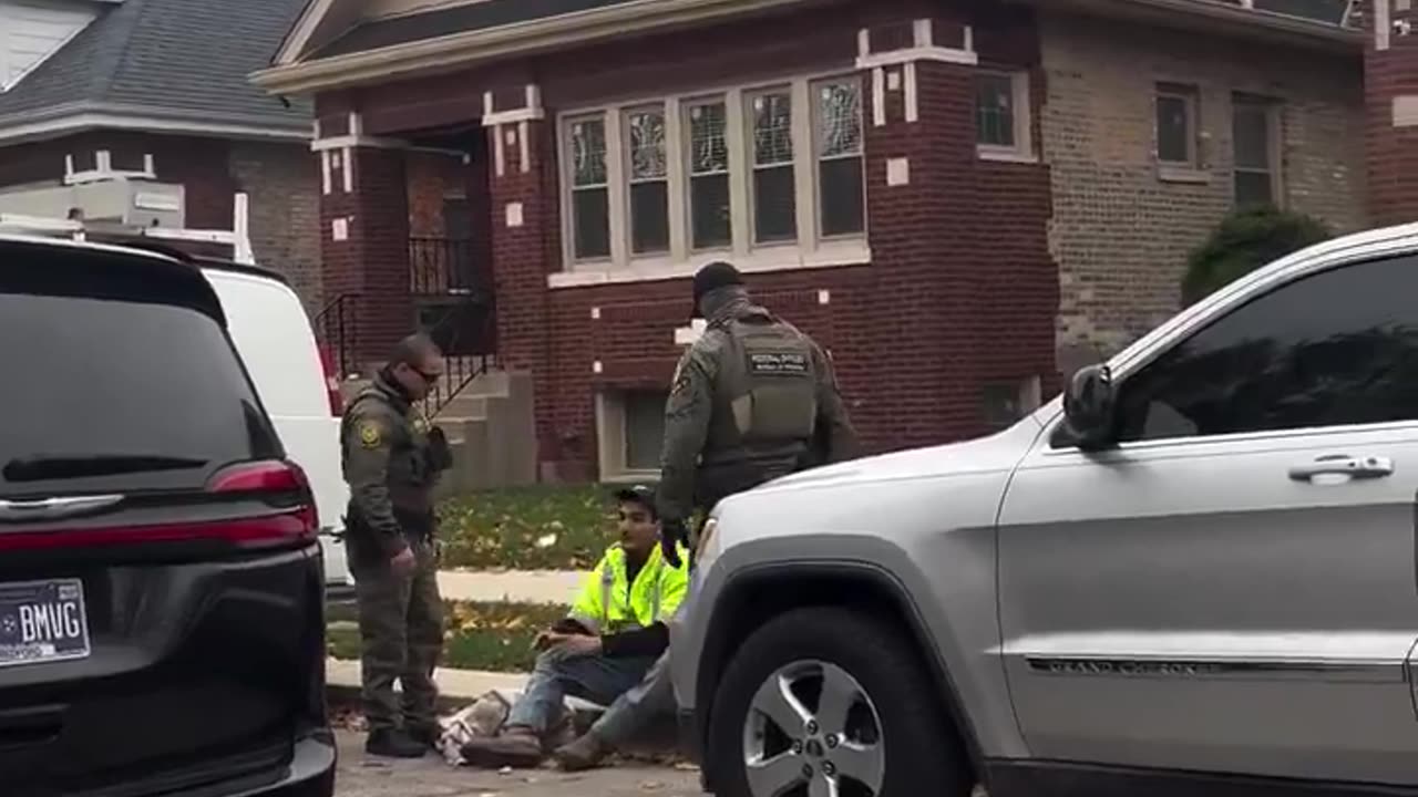 DHS agents got another Juan in Berwyn, Illinois this morning.