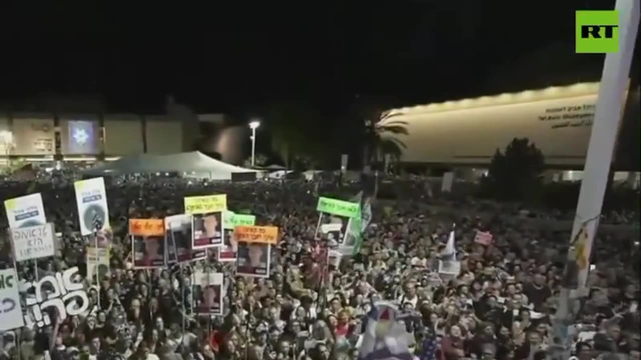 Netanyahu fischiato da 100.000 israeliani