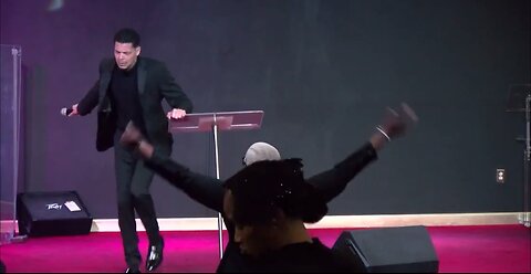 How did I get here 🕺🏾🙌🏾💃🏽🎵 #praisebreak @deborahcox #nobodysupposedtobehere