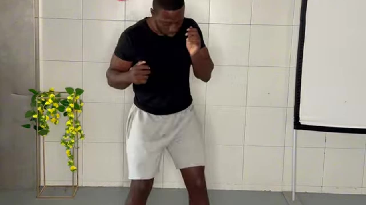 FOOTWORK Why Footwork Is the Most UNDERRATED Skill in Boxing 🥊 DON’T GET HIT!