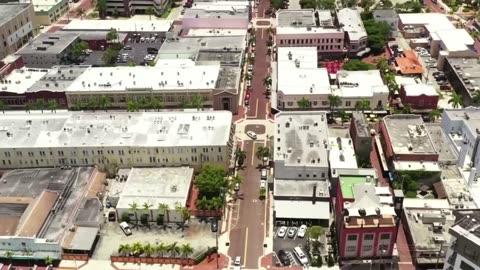 Governor DeSantis Just Triggered the BIGGEST Tax War As Florida Housing Market Collapses!