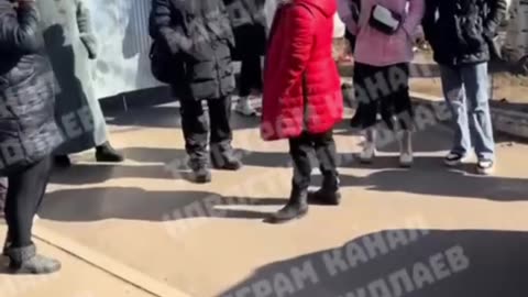 Ukrainian Women Block Nikolaev TCC Entrance