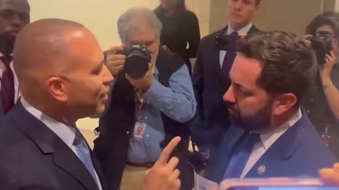 Schumer Pledges To Keep Govt Closed Until Oct 18 To Supercharge “No Kings” ANTIFA Uprising