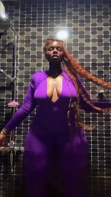 Latina's huge ass rips her pajama pants while twerking.