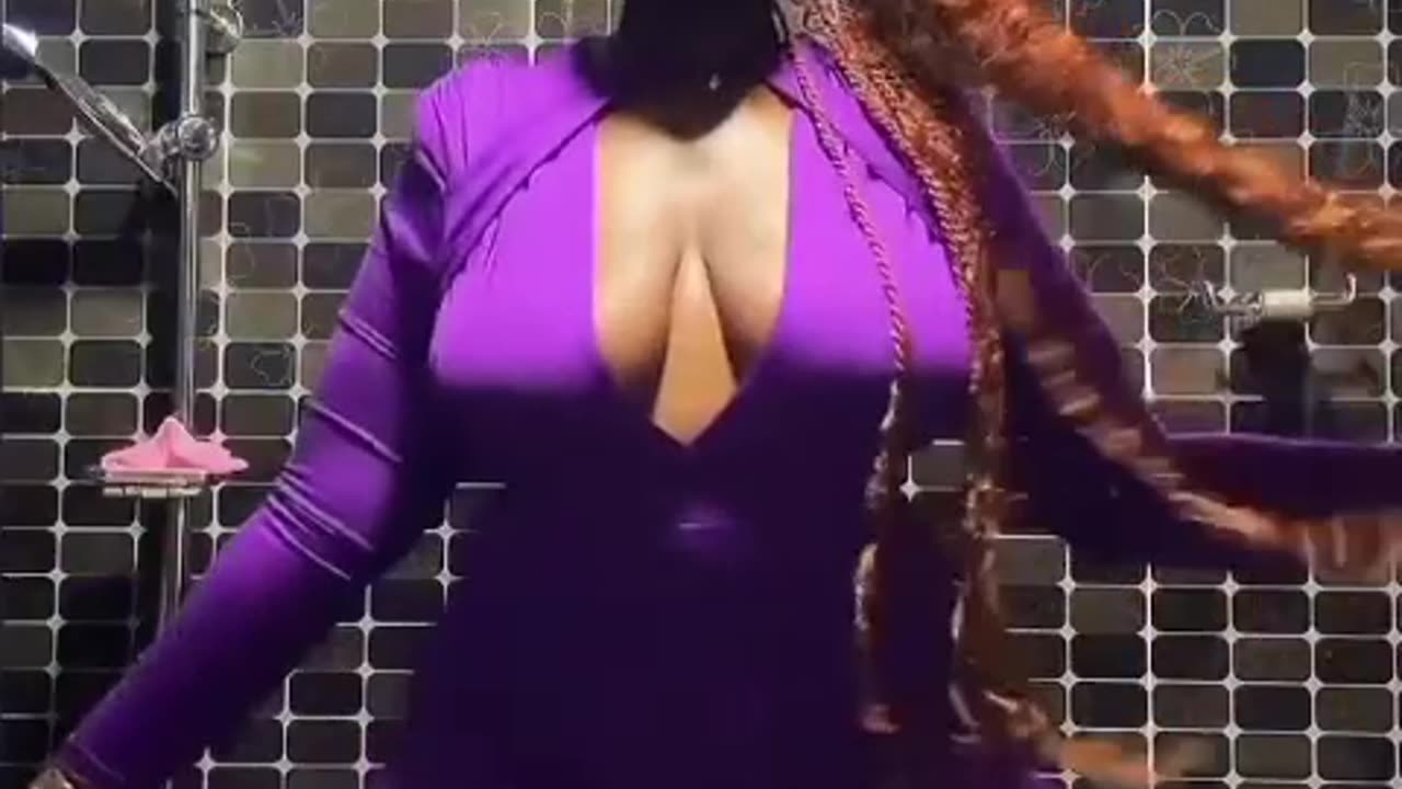 Latina's huge ass rips her pajama pants while twerking.