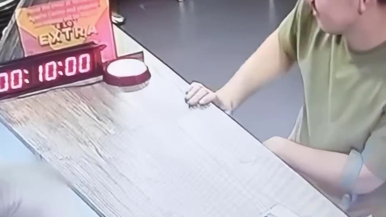 He Beat the Free Pizza Timer… THIS Is Legendary 🍕