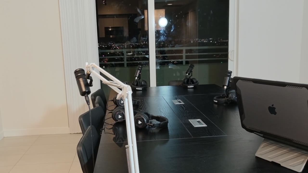 5 STAR LIVESTREAM - Don't Put Her On A Pedestal