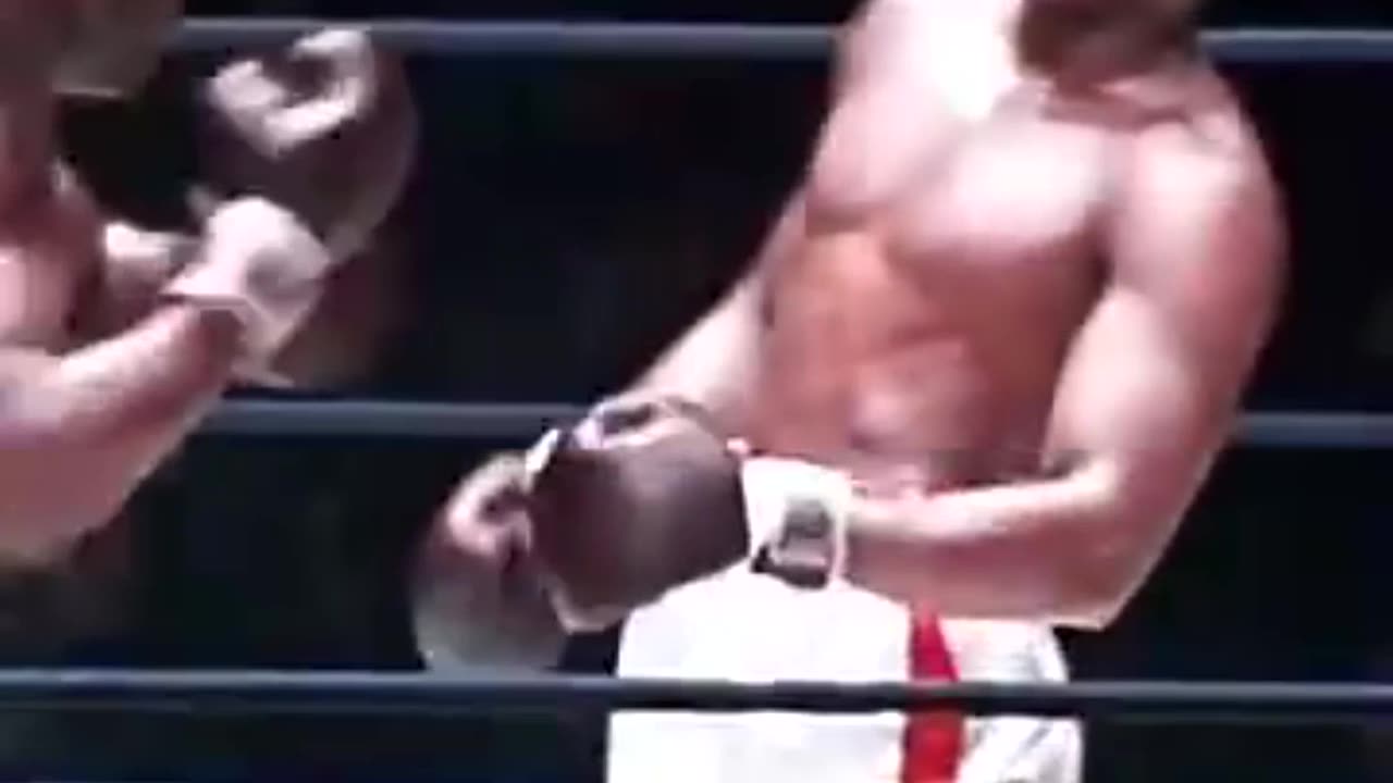 Muhammad Ali’s head movement