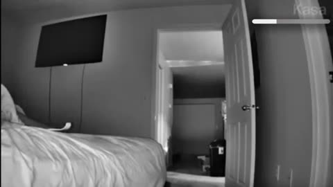 🤔👻 Unexplained Activity in My Cousin's Bedroom! | TheHauntingHour