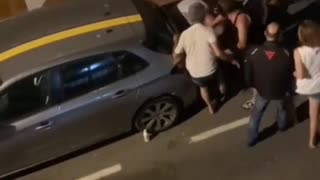 A usual suspect beats a defenseless woman and her fellow citizens take revenge without hesitation.