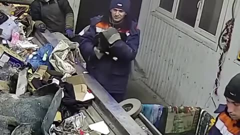 👏❤️ Dude Saves a Life - Heartwarming Moment! | FeedMyCuriosity