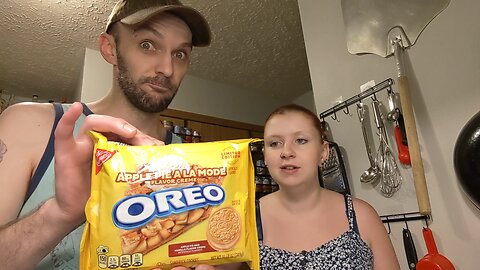 Apple Pie a la Mode Oreo Taste Test