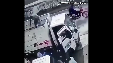 Humor - Robber gets the Donkey Kong treatment.