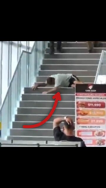 Un hombre finge 'dramática' caída en escalera para evitar detención policial