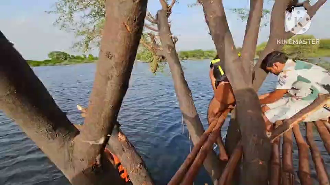 we made a tree house.... in ghost lake... #part-3