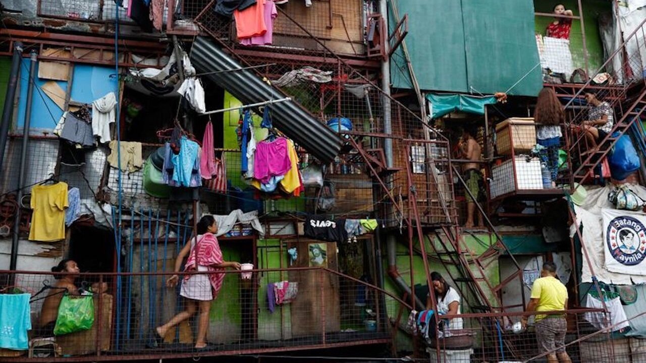 🇵🇭 PHILIPPINES SLUMS: LIFE BEYOND THE TOURIST SPOTS, EXPLORING THE SLUMS OF CEBU CITY.