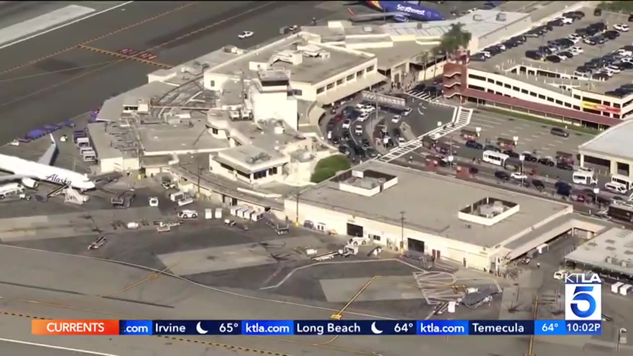 KTLA 5 - Air-traffic controller sick outs ripple across U.S.