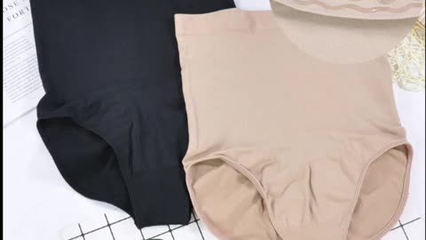 “High-Waisted Seamless Triangle Shorts – Lift & Shape Your Curves ✨”