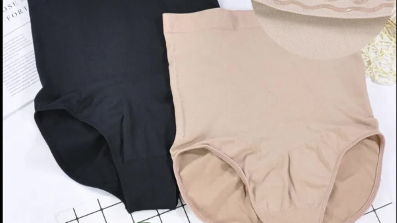 “High-Waisted Seamless Triangle Shorts – Lift & Shape Your Curves ✨”