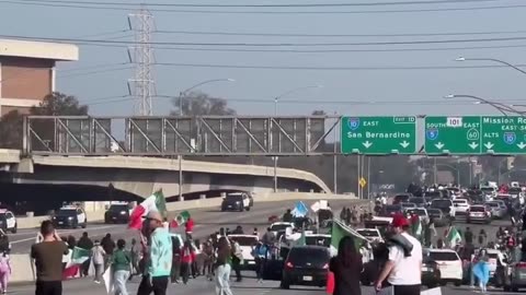 downtown Los Angeles, 1000 protesters