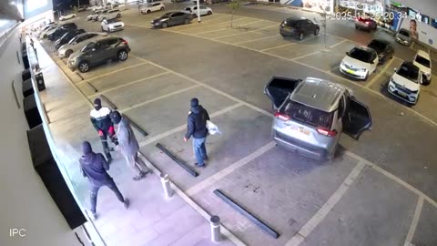 underestimated robbery from the jewelry store,- this is how it looks from the outside.