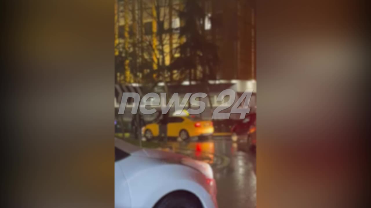 Sherr masiv në Tiranë, të rinjtë përplasen fizikisht me njëri-tjetrin