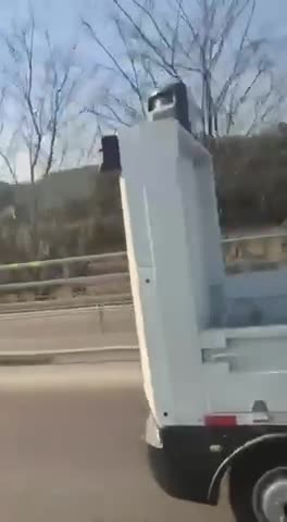 The new driverless truck in china...