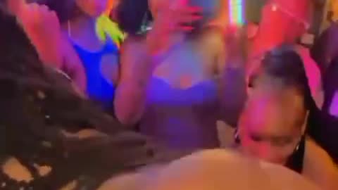 SOFT BOOTY AFRICAN WITH SEXY ARCH.