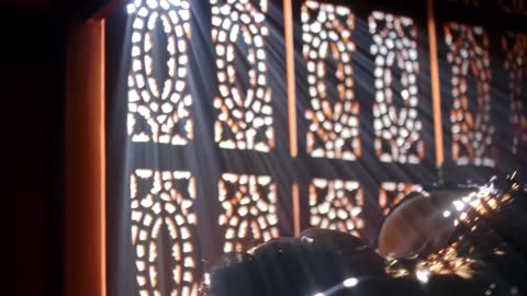 Ariana Grande - Let Me Love You ft. Lil Wayne (Official Video)