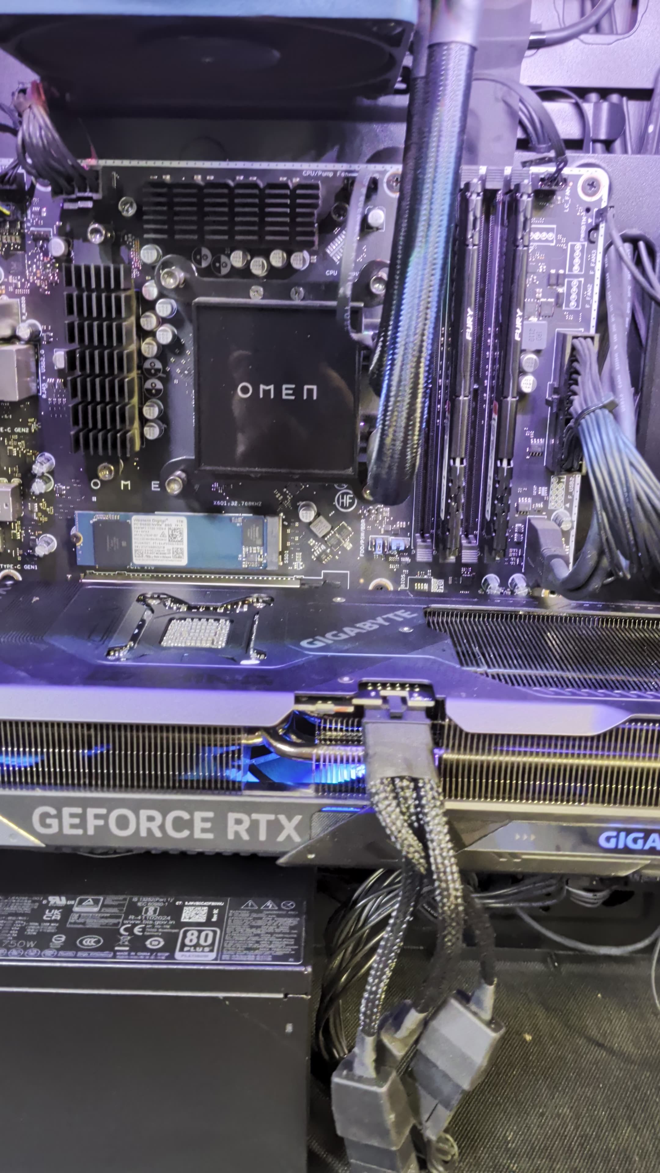 HP Omen Upgraded To RTX 5070 For Call Of Duty!