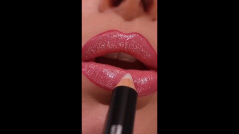 how to apply perfect lips Stick