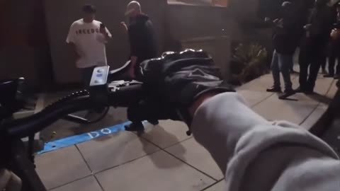 Full clip of the fight between pro-ICE and anti ICE guy outside Portland facility tonight.