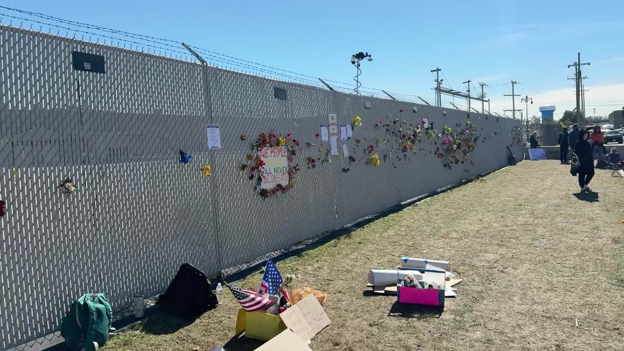 LIVE: Protest Outside Broadview ICE Facility