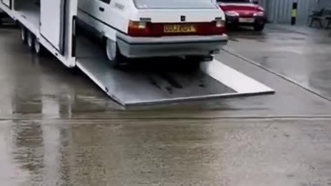 Watch Now! Citroen BX14 Loading Into an Enclosed Trailer 🚗🔥