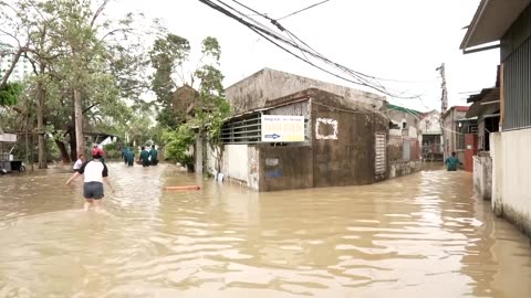 Vietnam residents face massive flood cleanup after Typhoon Bualoi