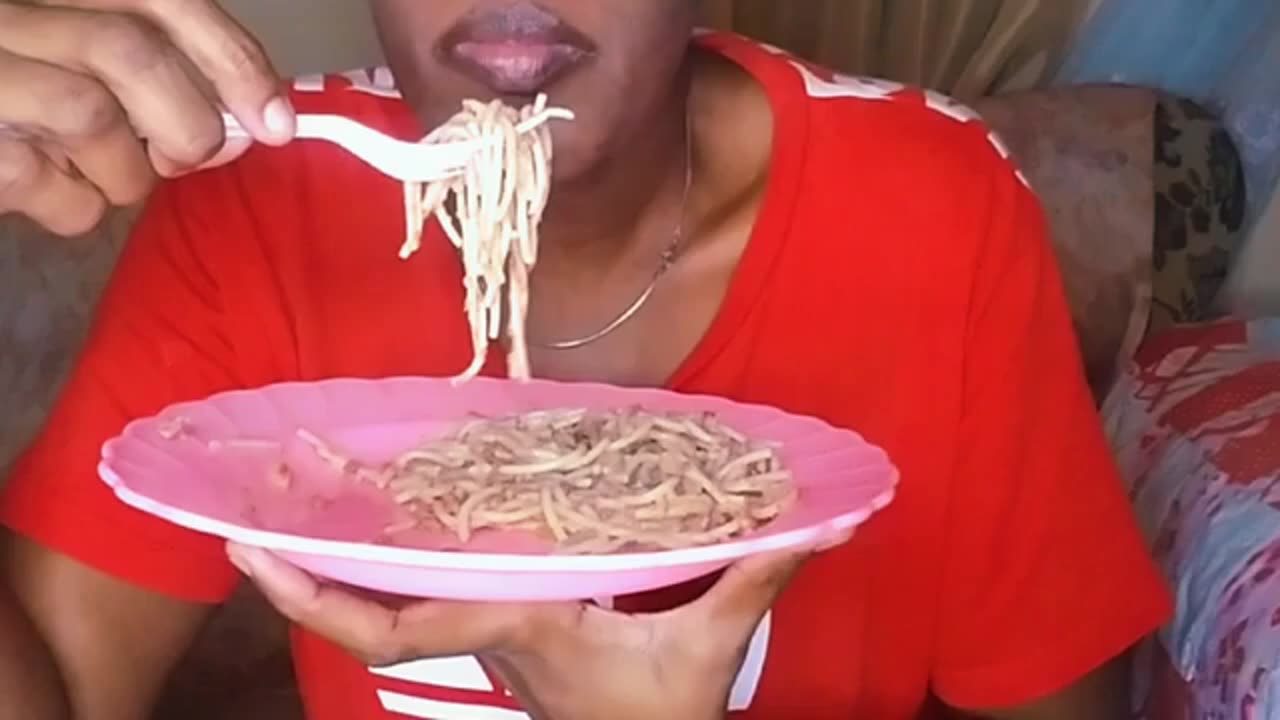 SMALL MUKBANG EATING CORN BEEF SPAGHETTI