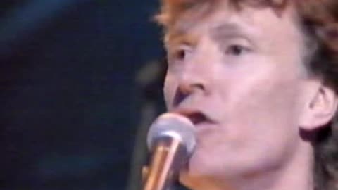 Steve Winwood - Keep On Running = Live 1997