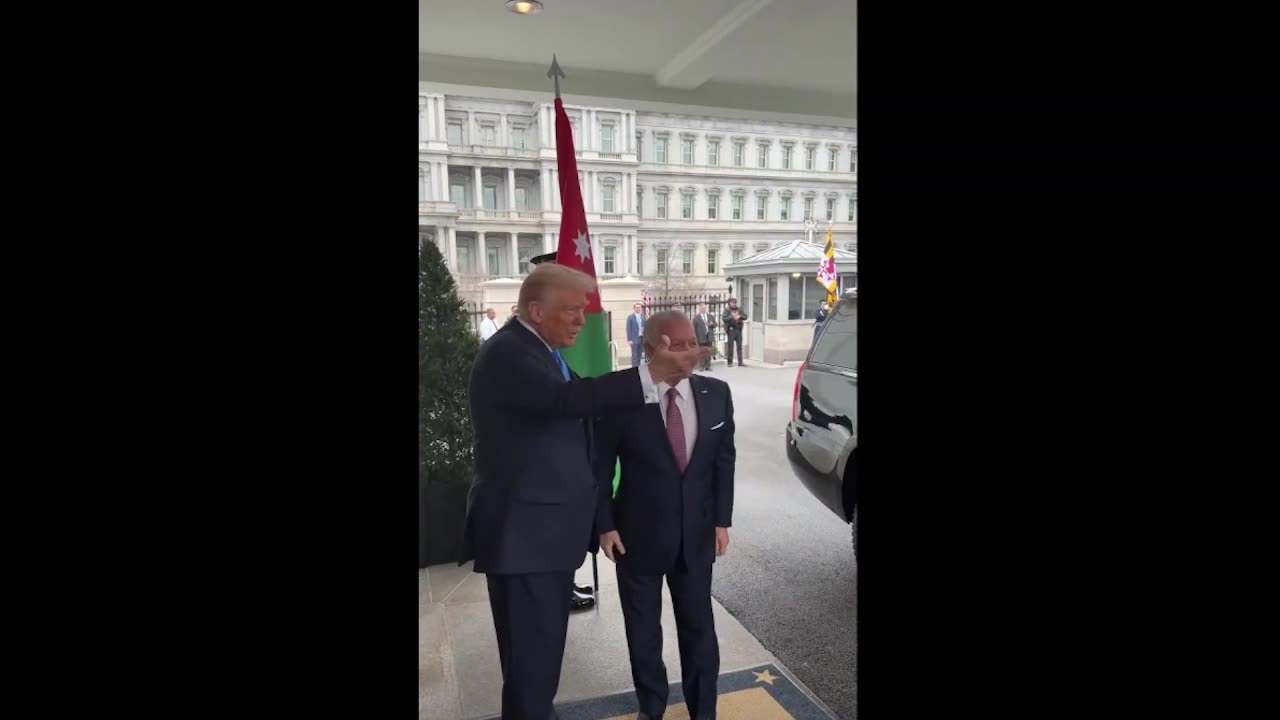 Tổng thống @realDonaldTrump chào đón Quốc vương Abdullah II của Jordan đến White House.