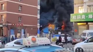 🇨🇳 A fire broke out at a market in Zhangjiakou, China. Reports indicate many